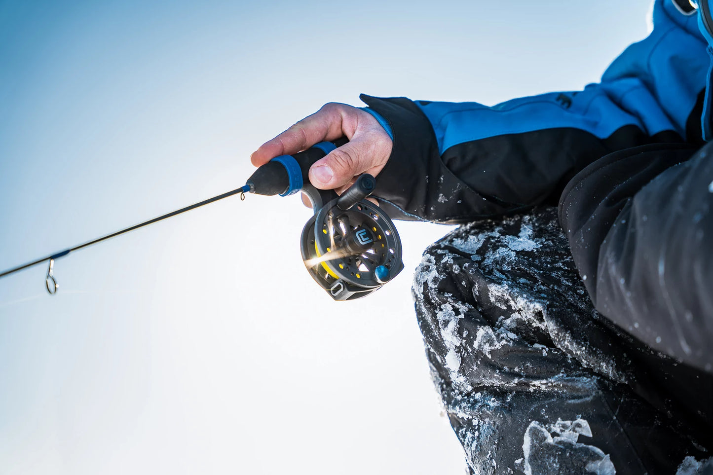 Clam Straight Drop Reel